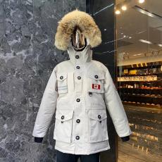 カナダグース Canada Goose ダウン  冬物 冬 暖かい 5色 おすすめコピー代引き口コミ