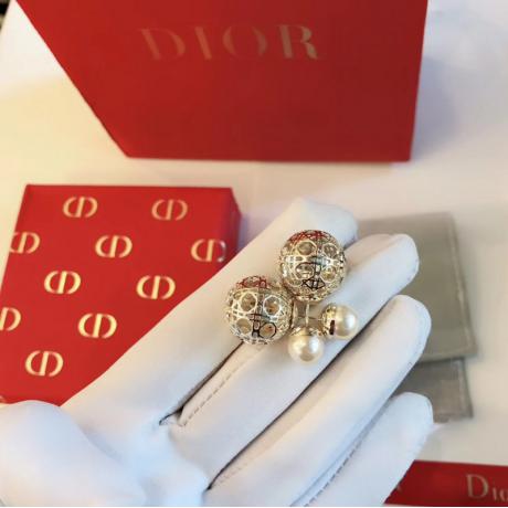 Dior ディオール ピアス本当に届くスーパーコピー国内安全店