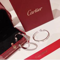カルティエ Cartier イヤリングブランドコピー販売口コミ代引き後払い国内発送店