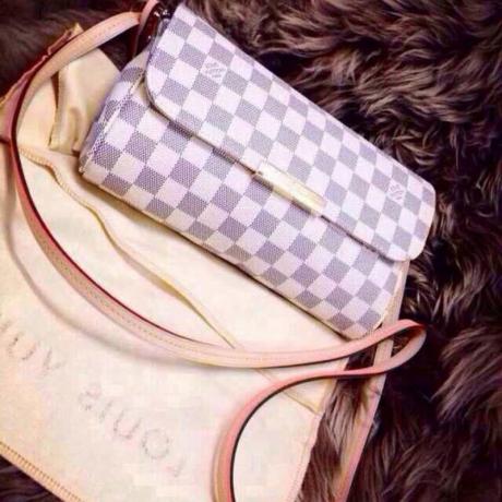 店長は推薦しますルイヴィトン  LOUIS VUITTON    斜めがけショルダー安全後払いブランドコピー安全後払い