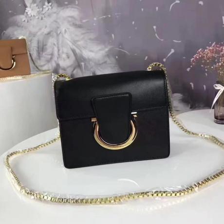 ブランド国内 フェラガモ Ferragamo  21F893-2 レディース 斜めがけショルダーコピー代引き国内発送