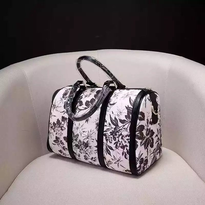 ブランド国内 グッチ  GUCCI 値下げ 247205-1 斜めがけショルダー トートバッグ スーパーコピー代引き国内発送