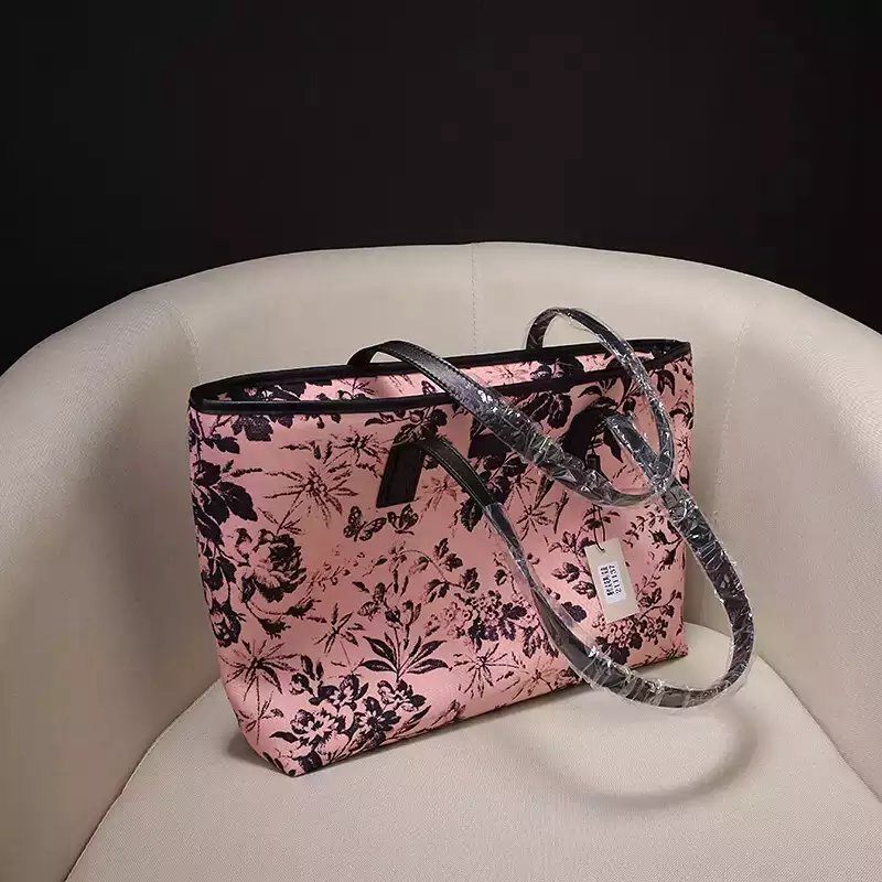 ブランド国内 グッチ  GUCCI  211137-2 ショルダーバッグブランドバッグ通販