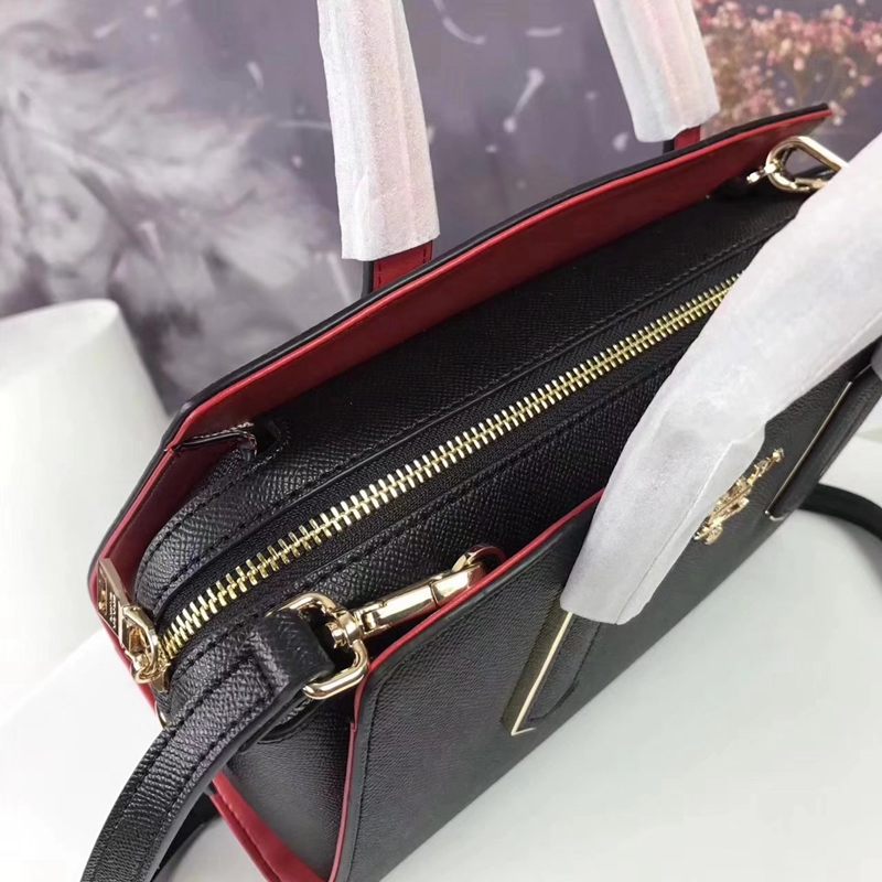 ブランド可能 PRADA プラダ  180515-1 レディース ショルダーバッグ  斜めがけショルダー トートバッグバッグ偽物販売口コミ