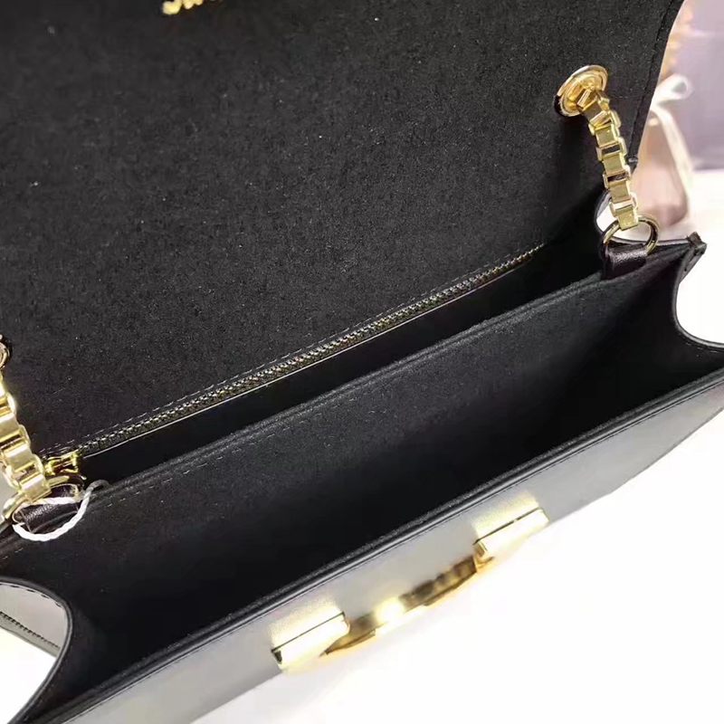 ブランド国内 フェラガモ Ferragamo  21F893-2 レディース 斜めがけショルダーコピー代引き国内発送