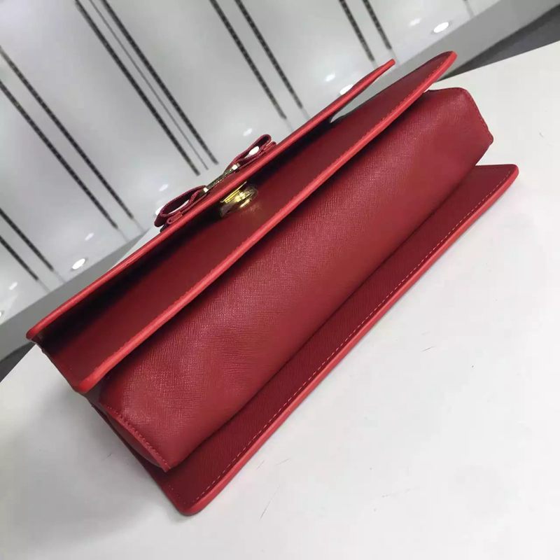 ブランド国内 フェラガモ Ferragamo   ショルダーバッグ  斜めがけショルダーコピー代引き安全口コミ後払い