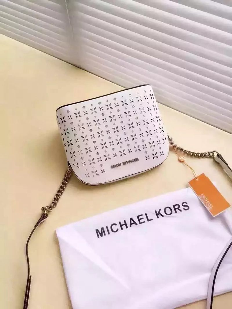 ブランド国内 マイケルコース  MICHAEL KORS 値下げ  ショルダーバッグ  斜めがけショルダー偽物販売口コミ