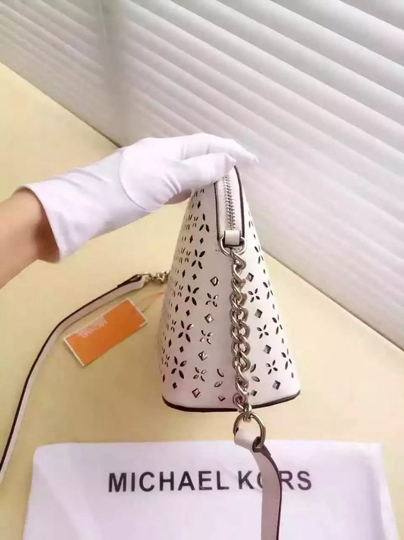 ブランド国内 マイケルコース  MICHAEL KORS 値下げ  ショルダーバッグ  斜めがけショルダー偽物販売口コミ