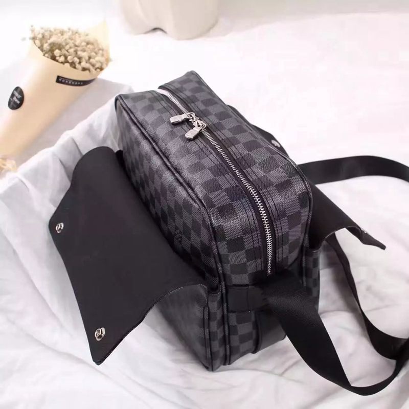 ブランド通販 ルイヴィトン  LOUIS VUITTON セール価格 45255-1 メンズ ショルダーバッグブランドコピー専門店