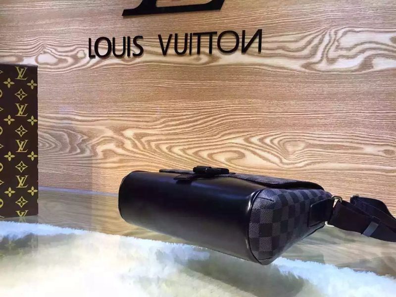 ブランド通販 ルイヴィトン  LOUIS VUITTON セール 41457 メンズ ショルダーバッグ  斜めがけショルダースーパーコピーバッグ激安販売専門店