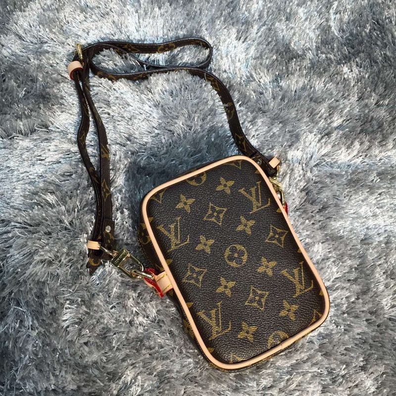 ブランド国内 ルイヴィトン  LOUIS VUITTON  M93706-3 斜めがけショルダースーパーコピー代引き