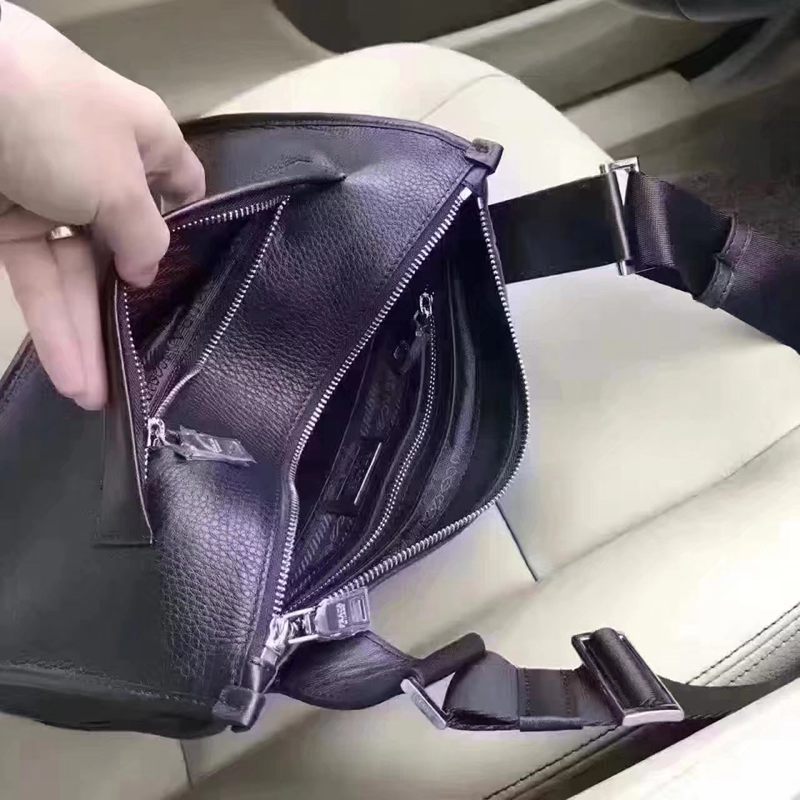ブランド後払い プラダ  PRADA セール 8068-4 メンズ ショルダーバッグブランドコピー国内発送専門店