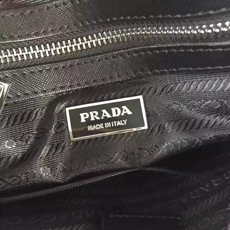 ブランド通販 プラダ  PRADA  0013-1 メンズ 斜めがけショルダー トートバッグ スーパーコピー代引き可能