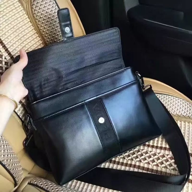 ブランド後払い プラダ  PRADA  9090-2 メンズ ショルダーバッグ  斜めがけショルダー偽物バッグ代引き対応