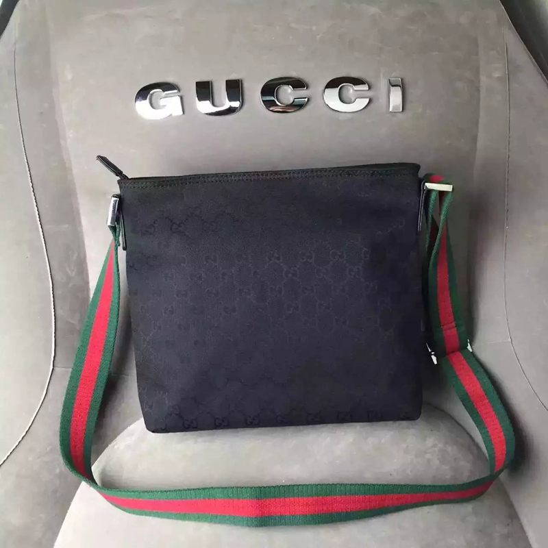 ブランド可能 GUCCI グッチ  189752-1 ショルダーバッグ  斜めがけショルダーコピー 販売口コミ
