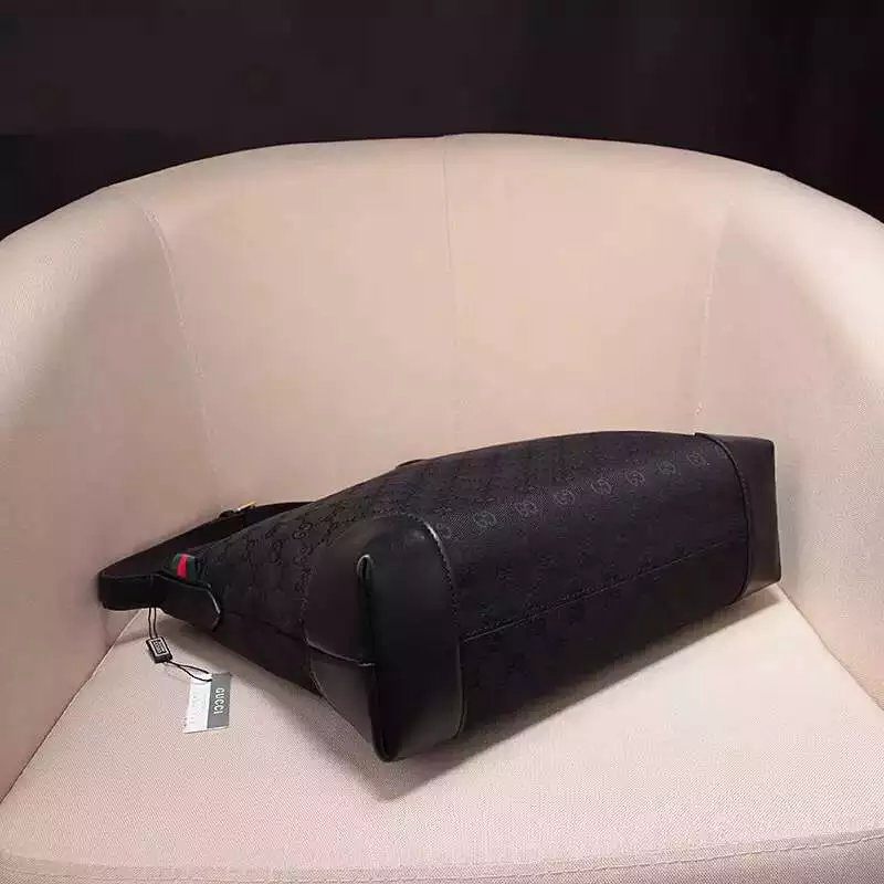 ブランド後払い グッチ  GUCCI セール価格 308930-1 メンズ ショルダーバッグ  斜めがけショルダーレプリカ販売口コミ