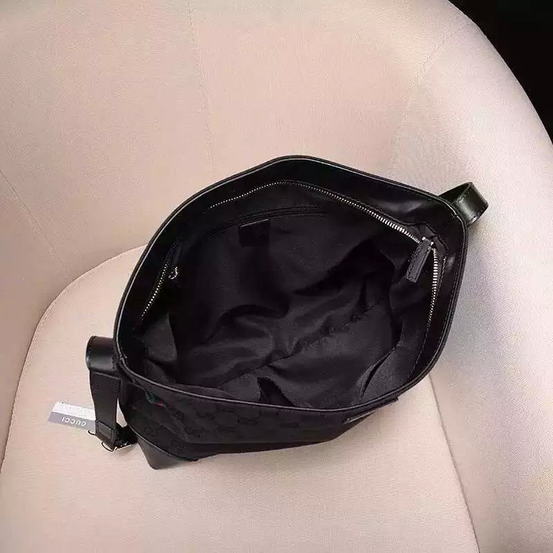 ブランド後払い グッチ  GUCCI セール価格 308930-1 メンズ ショルダーバッグ  斜めがけショルダーレプリカ販売口コミ