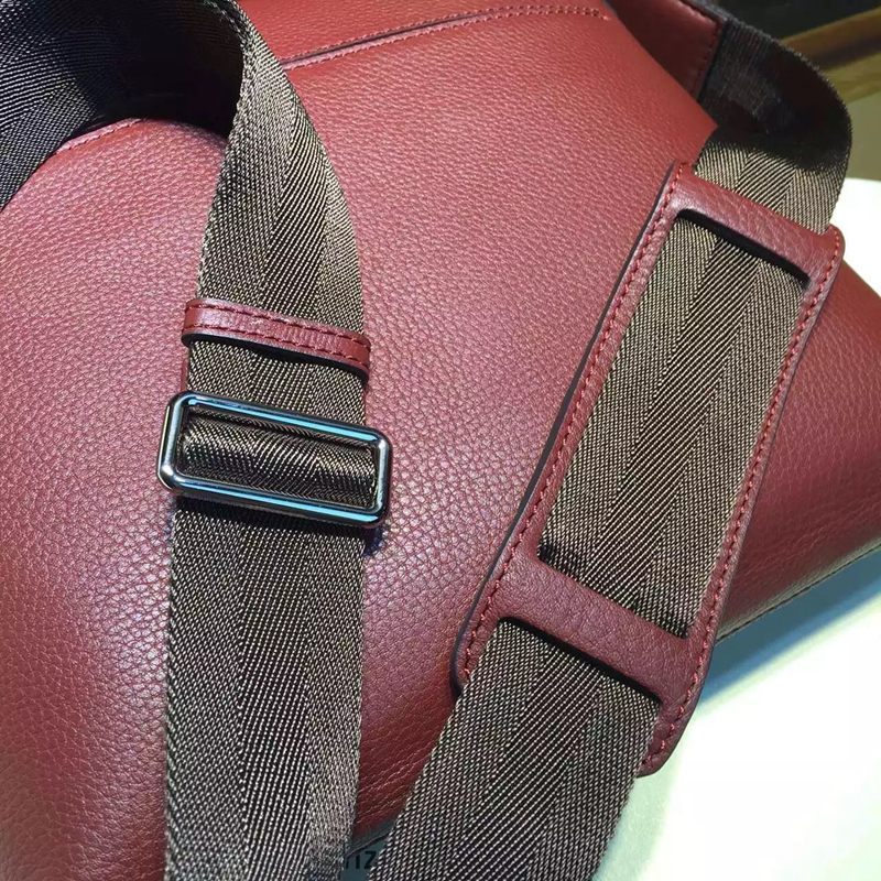 ブランド通販 グッチ  GUCCI  394915-1 メンズ ショルダーバッグコピーブランド激安販売バッグ専門店