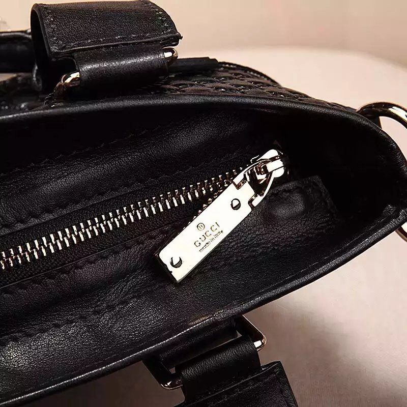 ブランド国内 グッチ  GUCCI  354073 メンズ ショルダーバッグ  斜めがけショルダー トートバッグスーパーコピー代引き