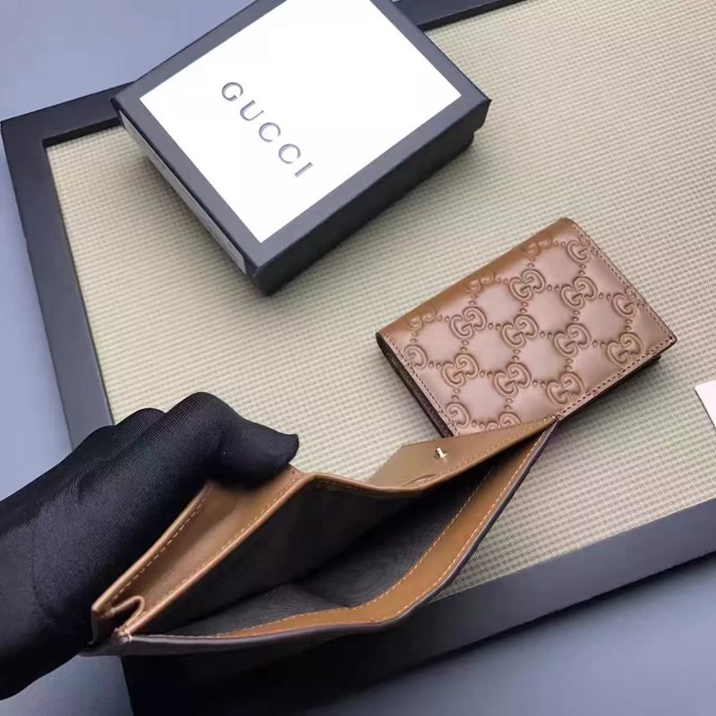 ブランド国内 グッチ GUCCl セール価格 424896-4  短財布 財布コピー最高品質激安販売