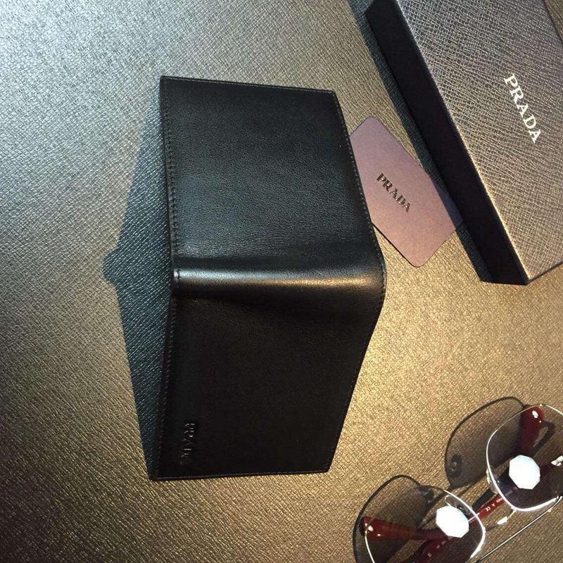 ブランド国内 プラダ PRADA  1M0678-1  短財布 ブランド通販口コミ