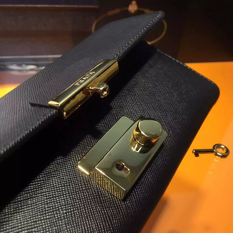 ブランド通販 プラダ PRADA 値下げ 1M1037-1  長財布 コピー財布口コミ