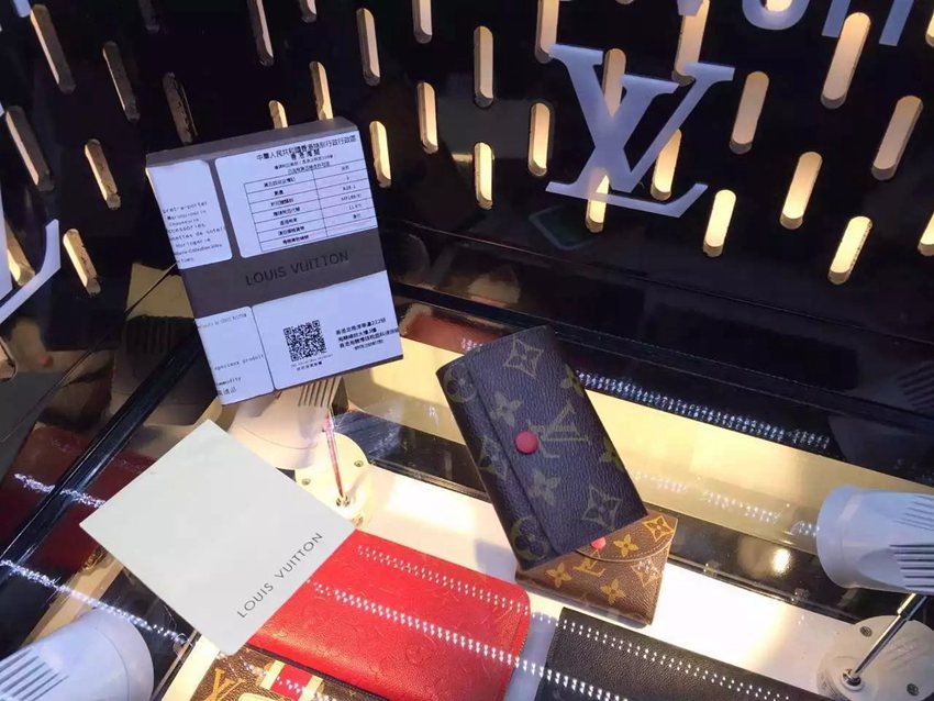 新入荷ルイヴィトン  LOUIS VUITTON  M62630-4   ブランドコピー財布安全後払い専門店