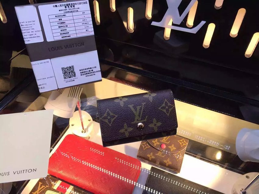 送料無料LOUIS VUITTON ルイヴィトン セール M62630-8   偽物財布代引き対応
