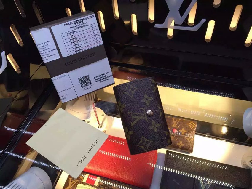 送料無料LOUIS VUITTON ルイヴィトン セール M62630-8   偽物財布代引き対応