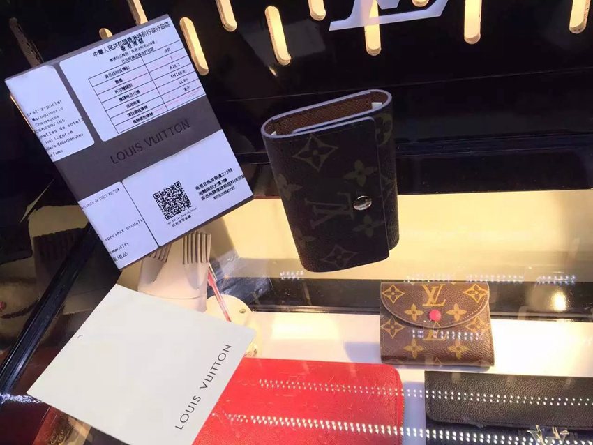 送料無料LOUIS VUITTON ルイヴィトン セール M62630-8   偽物財布代引き対応