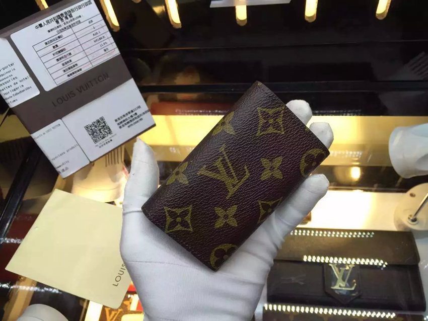 送料無料LOUIS VUITTON ルイヴィトン セール M62630-8   偽物財布代引き対応