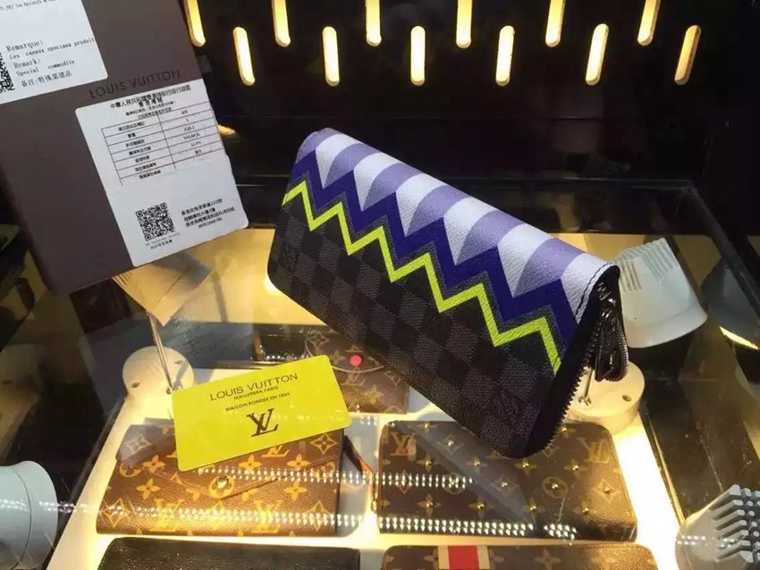 定番人気ルイヴィトン  LOUIS VUITTON 特価 61253   新入荷スーパーコピー代引き財布