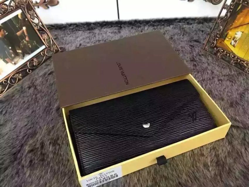 定番人気LOUIS VUITTON ルイヴィトン     2018年新作コピー財布口コミ