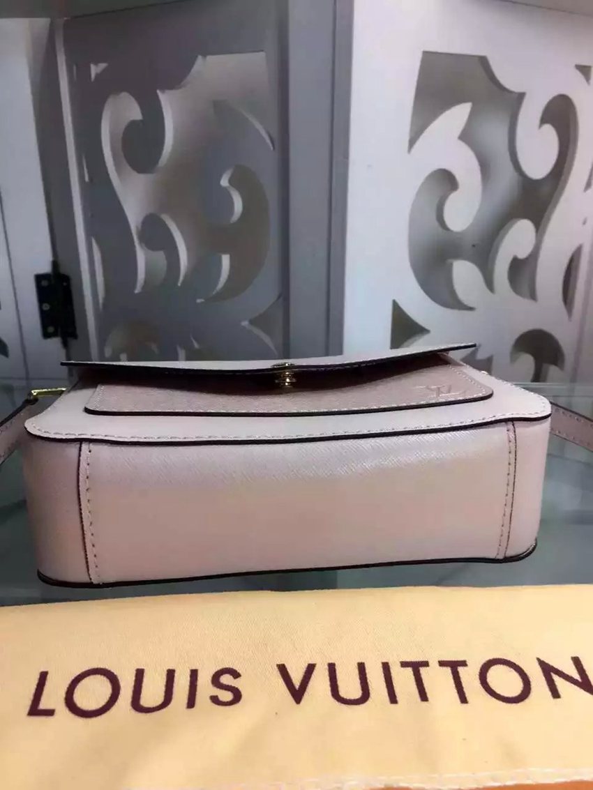 高評価 ルイヴィトン  LOUIS VUITTON    ショルダーバッグ  斜めがけショルダーレプリカ販売口コミ
