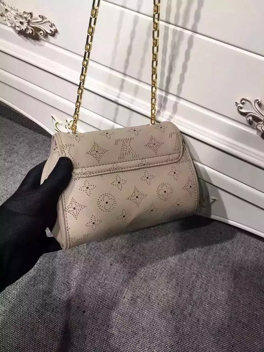 店長は推薦しますルイヴィトン  LOUIS VUITTON  M94552-5  斜めがけショルダー2018年新作コピーブランド激安販売バッグ専門店