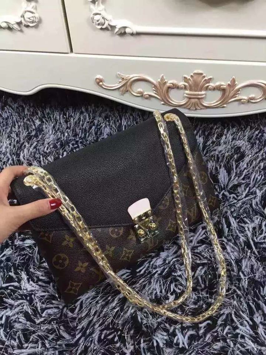 美品LOUIS VUITTON ルイヴィトン    ショルダーバッグ  斜めがけショルダー トートバッグスーパーコピーブランドバッグ激安国内発送販売専門店