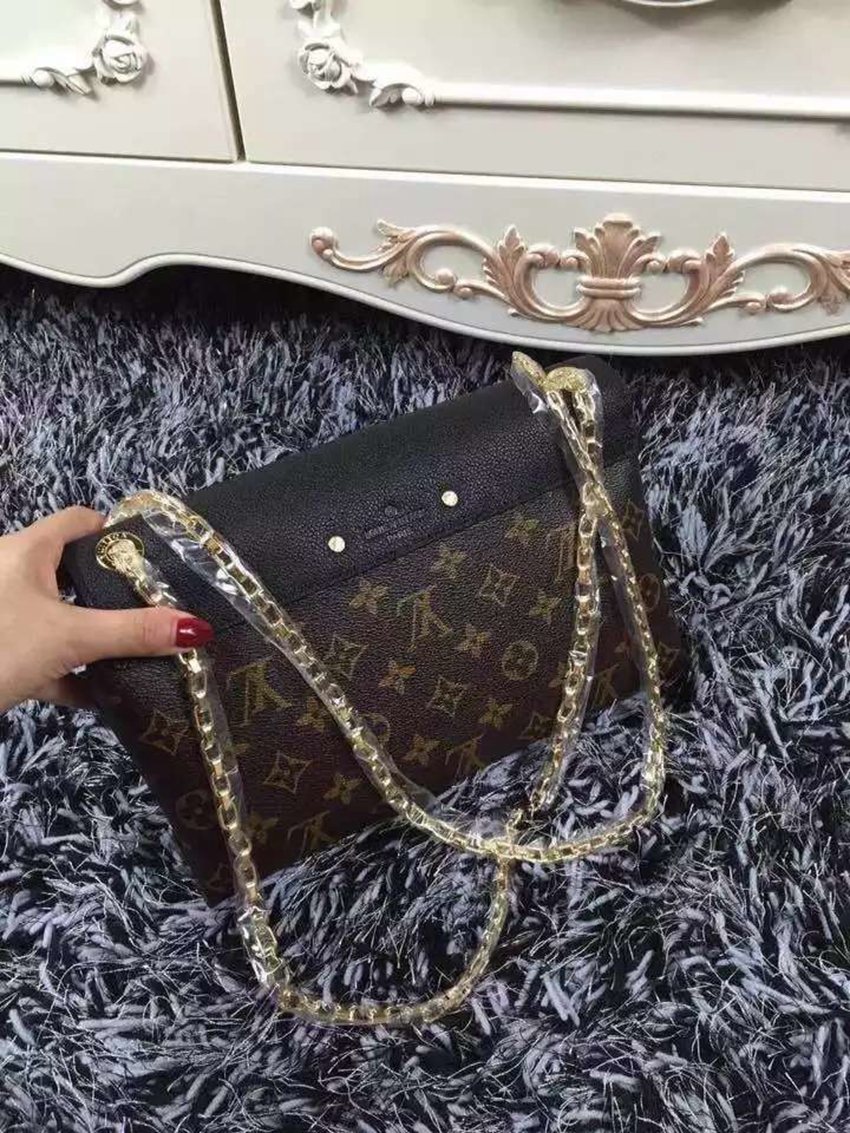 美品LOUIS VUITTON ルイヴィトン    ショルダーバッグ  斜めがけショルダー トートバッグスーパーコピーブランドバッグ激安国内発送販売専門店