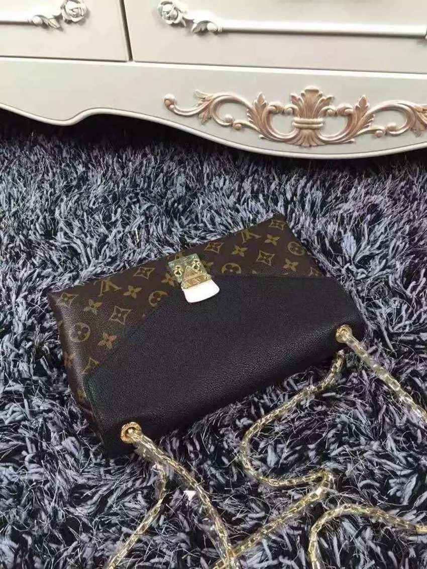 美品LOUIS VUITTON ルイヴィトン    ショルダーバッグ  斜めがけショルダー トートバッグスーパーコピーブランドバッグ激安国内発送販売専門店
