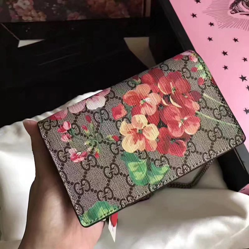 ブランド販売 グッチ  GUCCI  476432-4 斜めがけショルダーバッグコピー代引き