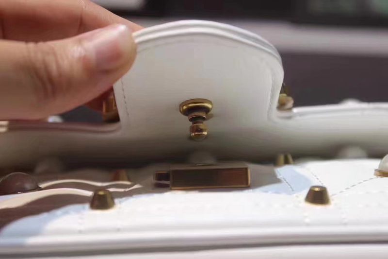 ブランド可能 GUCCI グッチ  443497-1 レディース 白色ショルダーバッグ  斜めがけショルダーレプリカ販売バッグ